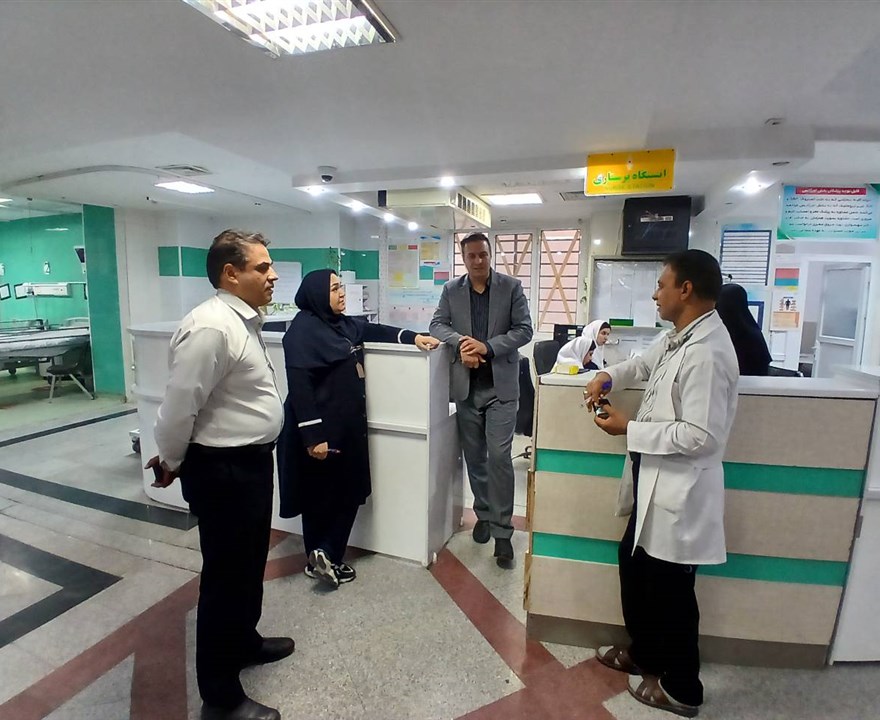 بازدید و دیدار رئیس دانشکده علوم پزشکی سیرجان از کادر سلامت بیمارستان ثامن الحجج (ع)